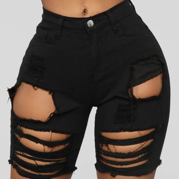 Fashion Nova Destroyed Bermuda Midi Shorts - Black​​​​​​​​​​ - Picture 2 of 4